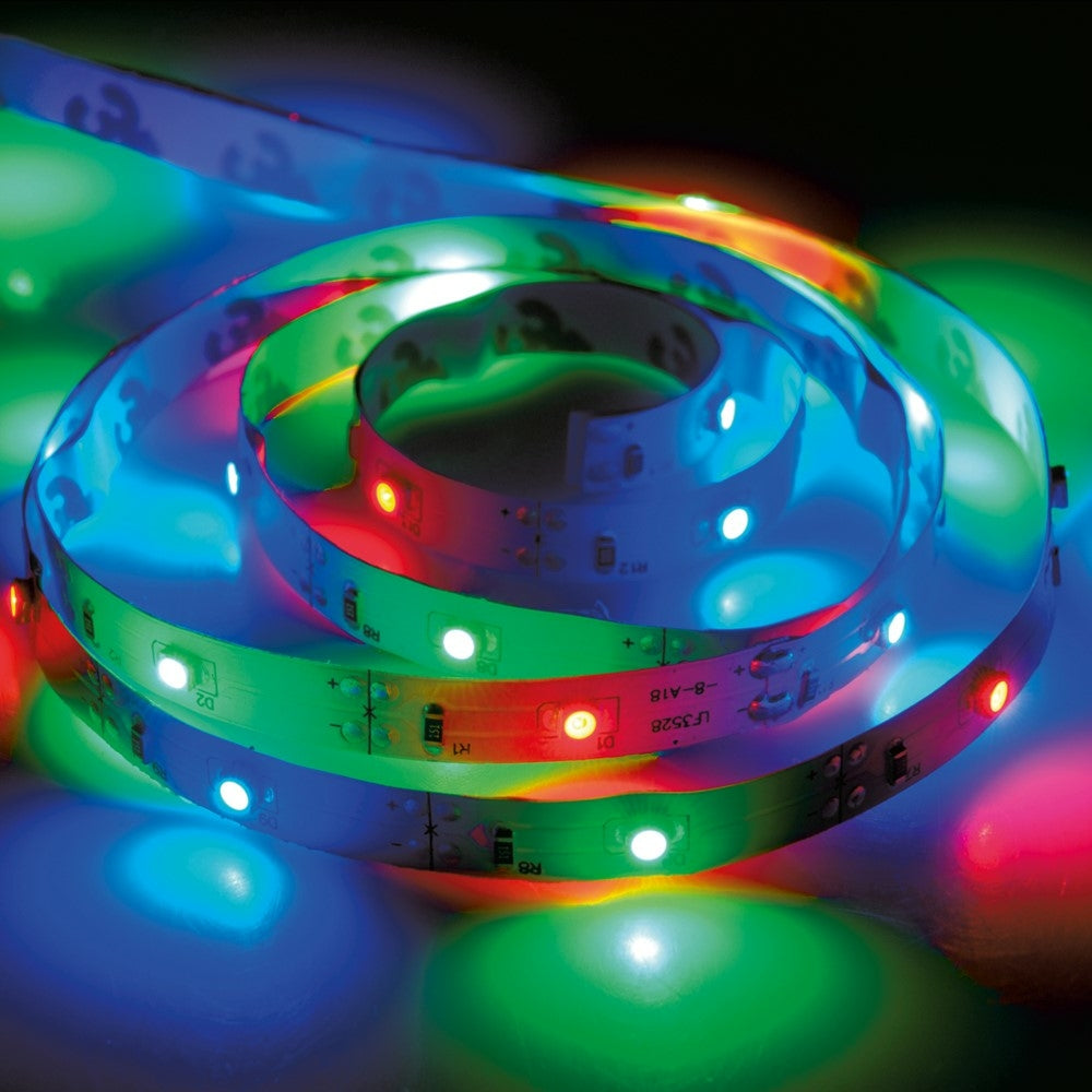 643440_RUBAN-PILES-3M-90LED-MULTICOLORE-situation-eclaire-web.jpg